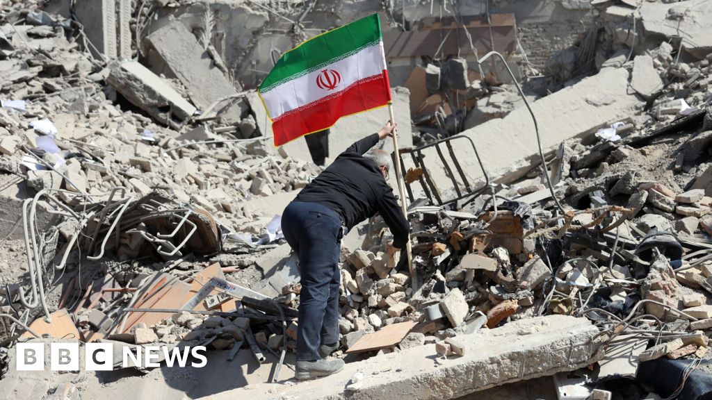Kehidupan warga Iran di tengah serangan AS-Israel yang mematikan